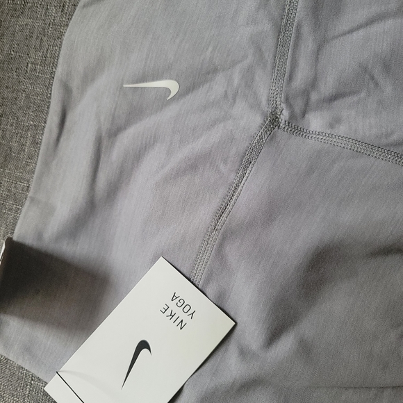 New Nike yoga pants Large - Picture 2 of 6